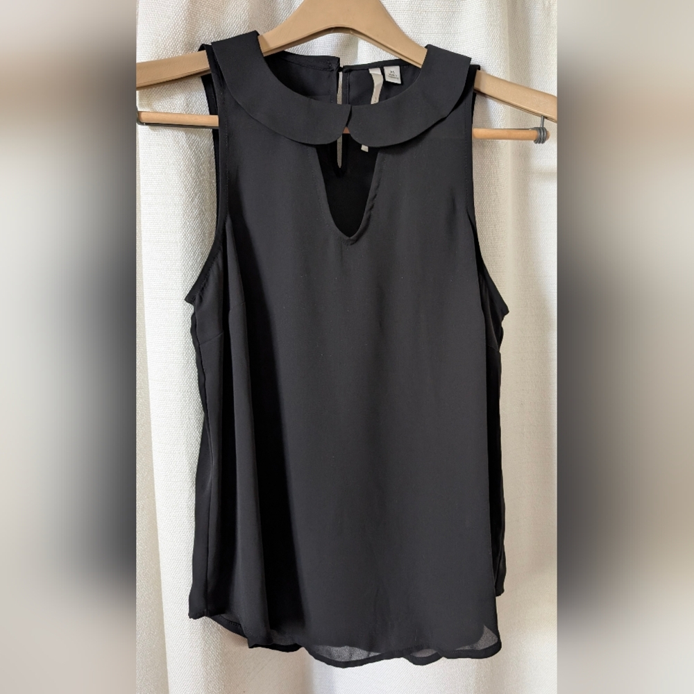 LC Lauren Conrad Keyhole Black Blouse